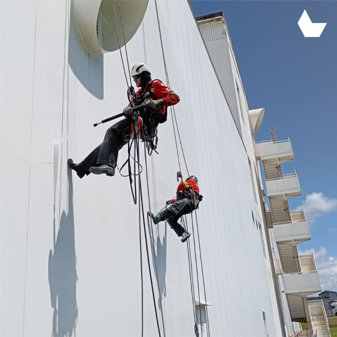 Trabalho em Altura: Risco Imediato e o Imperativo da Segurança